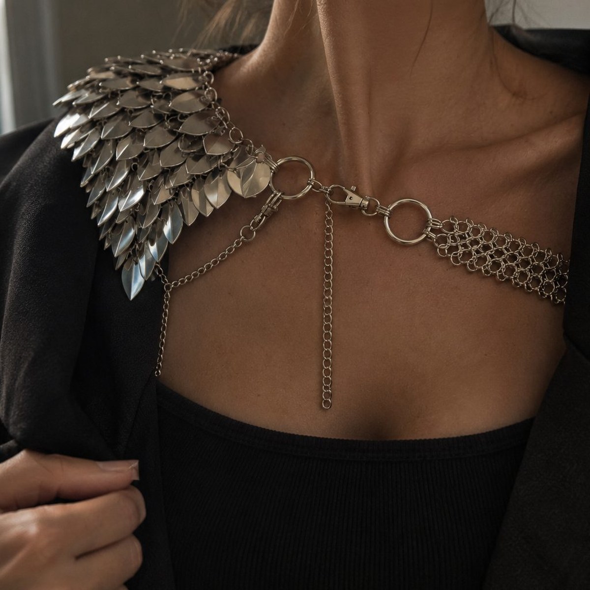 Dragon Scale Shoulder Piece